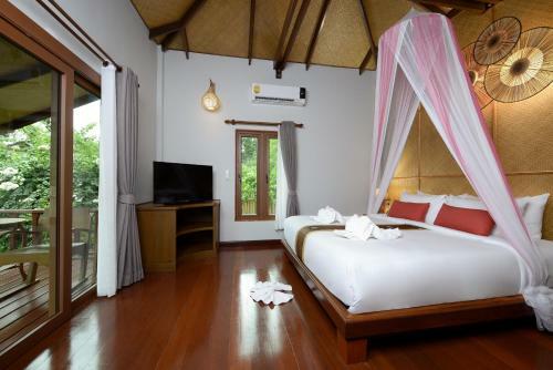 Hotel Pingchan Koh Phangan Beachfront Resort