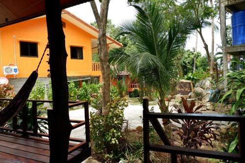 Hostal The Hill Village