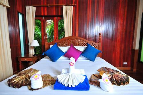 Hotel Haad Yao Bayview Resort & Spa