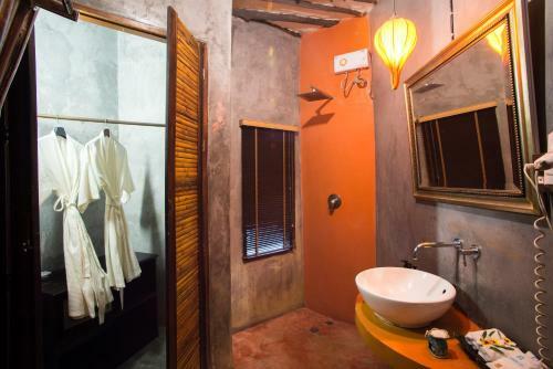 Hotel B52 Beach Resort