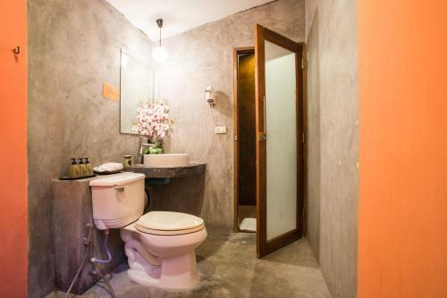 Hotel B52 Beach Resort