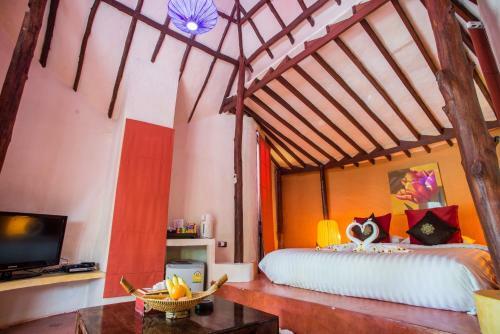 Hotel B52 Beach Resort