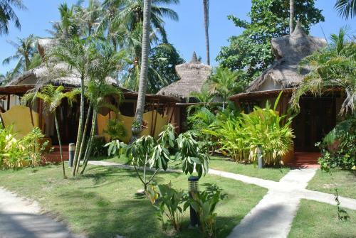 Hotel B52 Beach Resort