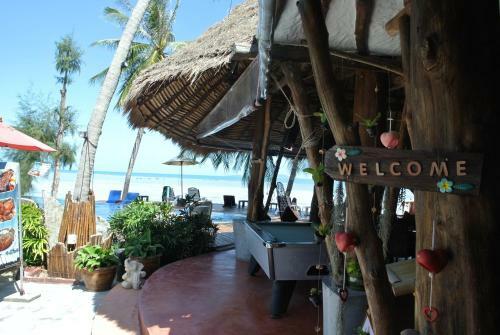 Hotel B52 Beach Resort