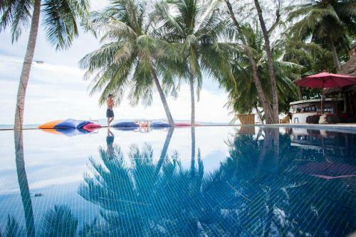 Hotel B52 Beach Resort