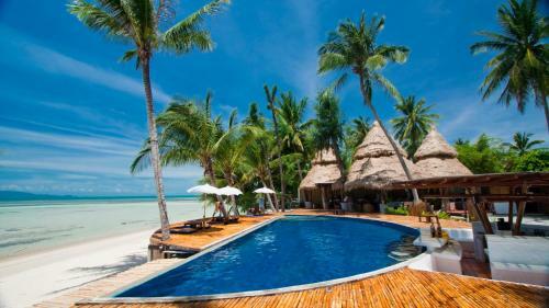 Hotel B52 Beach Resort