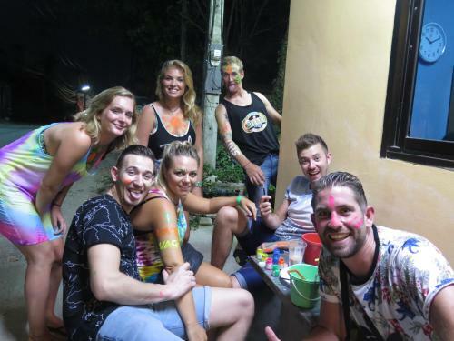 Sleep Tight Hostel At Koh Phangan