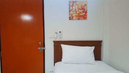 First And Frang Hotel
