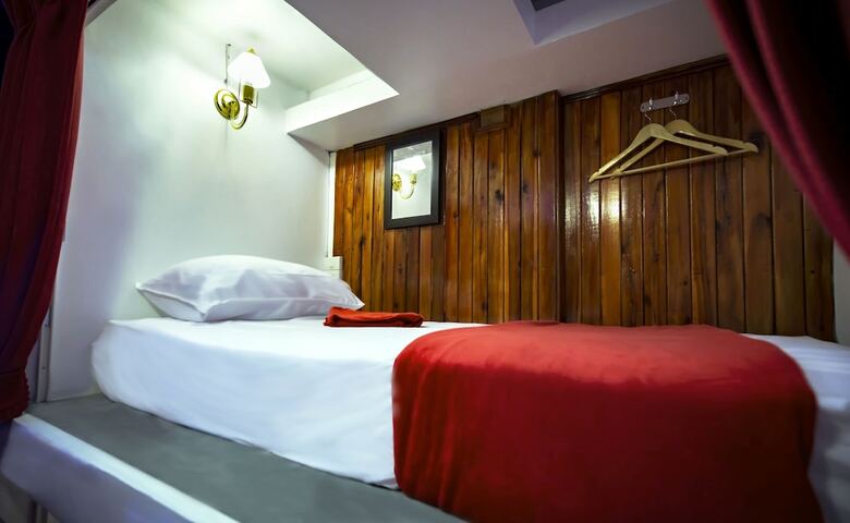 Haad Rin Beach Luxury Hostel