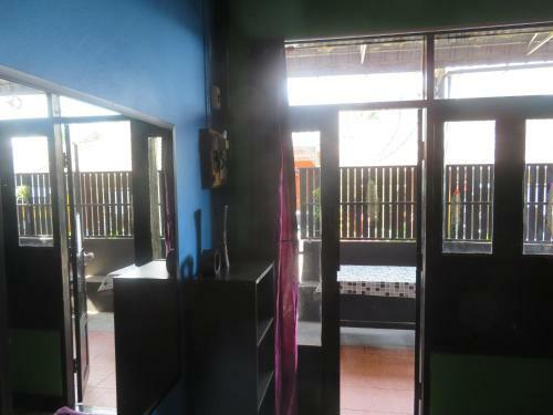 Hostal Same Same Guesthouse, Bar & Restaurant