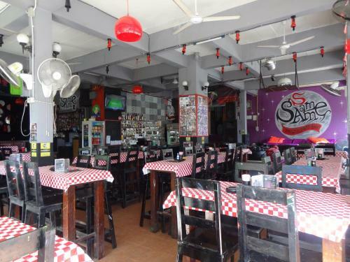 Hostal Same Same Guesthouse, Bar & Restaurant