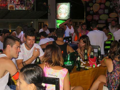 Hostal Same Same Guesthouse, Bar & Restaurant