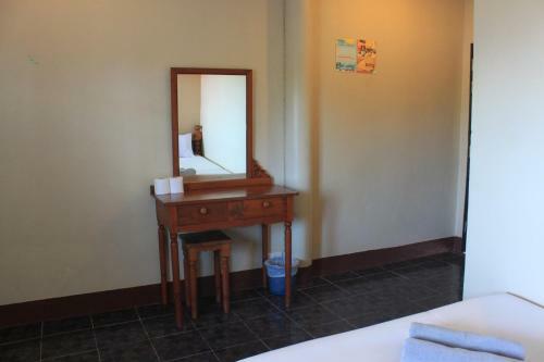 Hostal Baan Talay Guesthouse