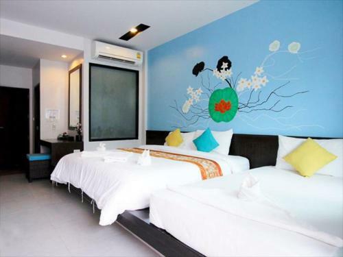 Wild & Wandering Backpacker Hostel & Bar