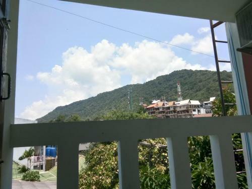 Wild & Wandering Backpacker Hostel & Bar