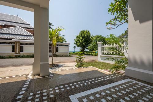 Exclusive Beachfront Villa By Pearl Property