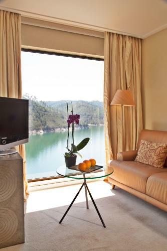 Hostal Estalagem Lago Azul