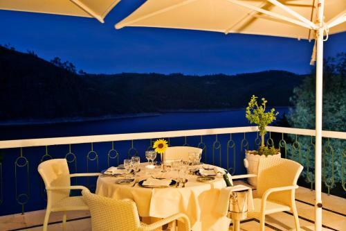 Hostal Estalagem Lago Azul
