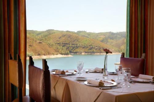 Hostal Estalagem Lago Azul