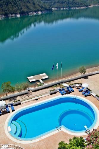 Hostal Estalagem Lago Azul