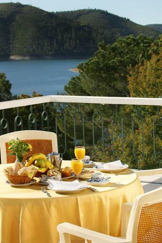 Hostal Estalagem Lago Azul