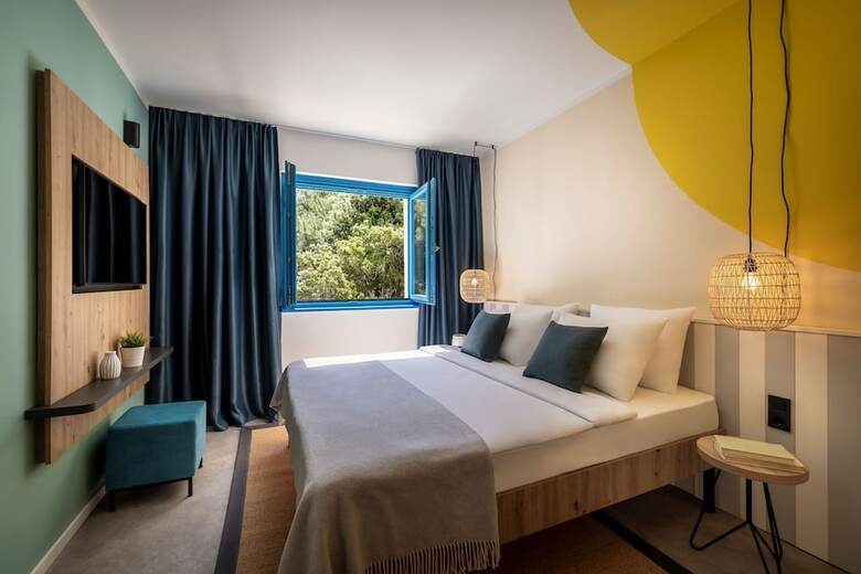 Valamar Koralj Hotel