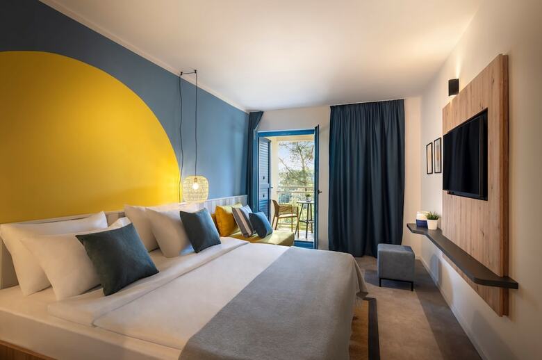 Valamar Koralj Hotel