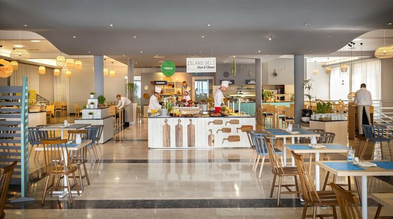 Valamar Koralj Hotel
