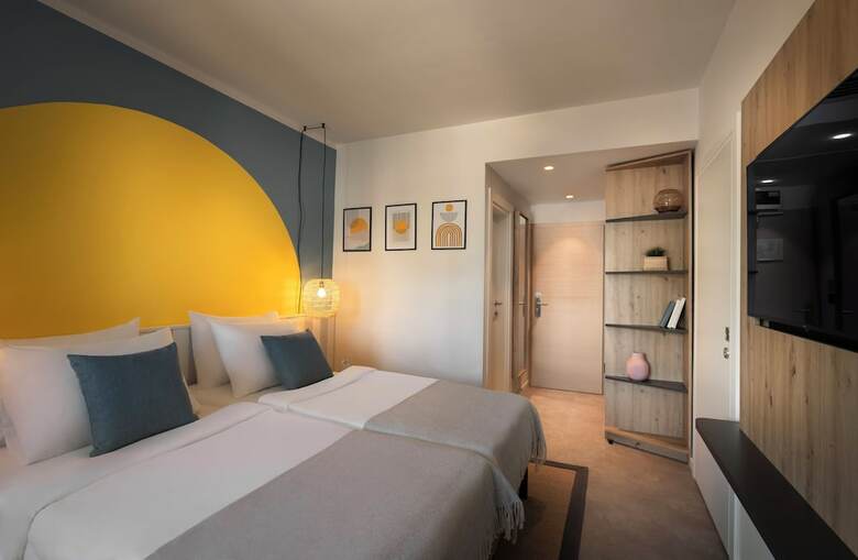 Valamar Koralj Hotel