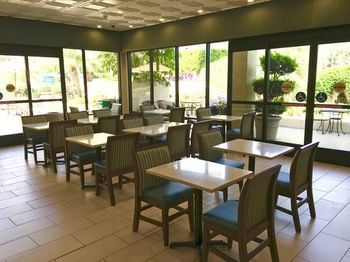 Hotel Best Western Plus South Coast Inn