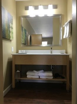 Hotel Best Western Plus South Coast Inn