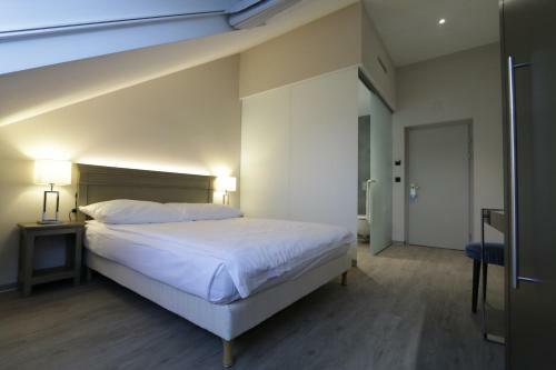 Hotel H�tel Du Th��tre