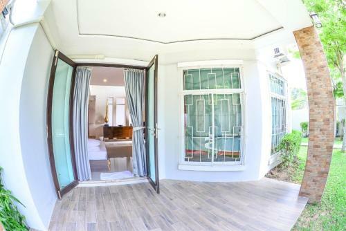Tamnak Beach House