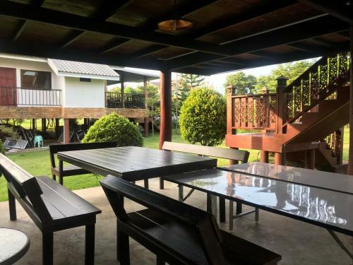 Hostal V&k Baansuankaew Resort