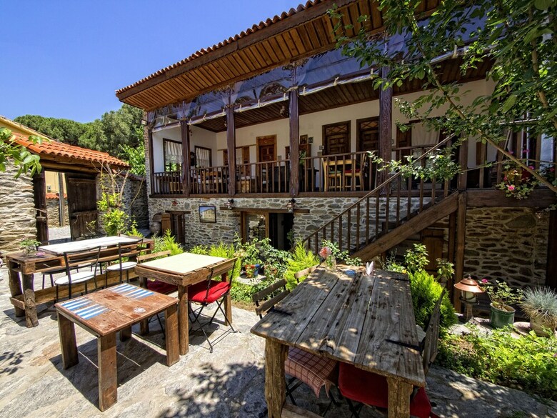 Birgi Hotel Saliha Hanim Tas Konak