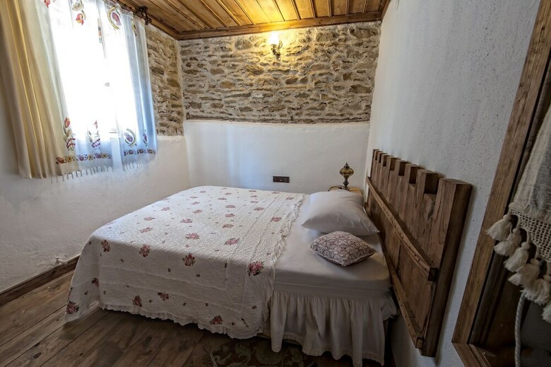 Birgi Hotel Saliha Hanim Tas Konak