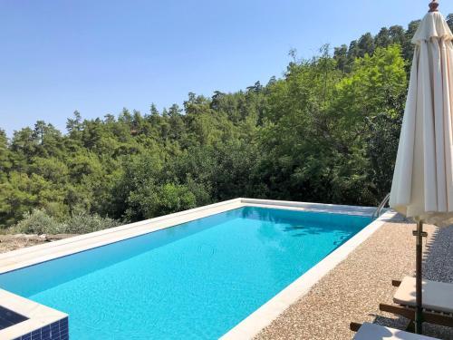Samik Villa Sleeps 6 Pool Air Con Wifi