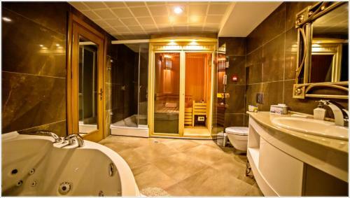 Grand Asya Hotel