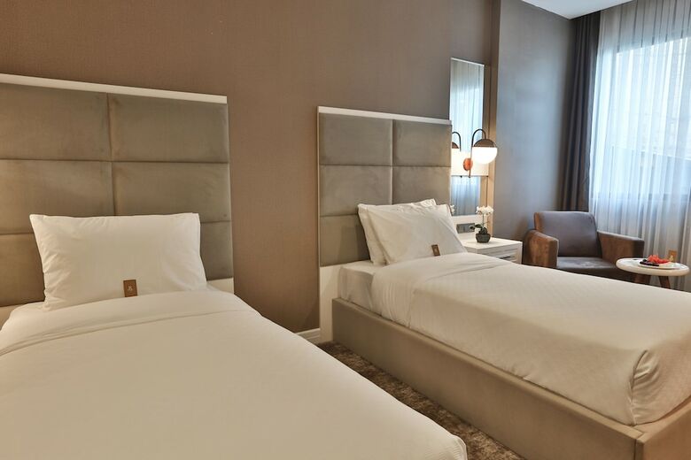 Royal Comfort Hotel