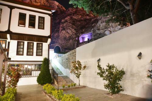 Uluhan Hotel
