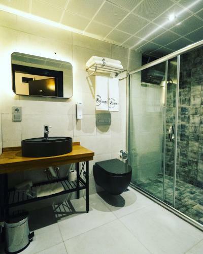 8 Rooms Boutique Hotel