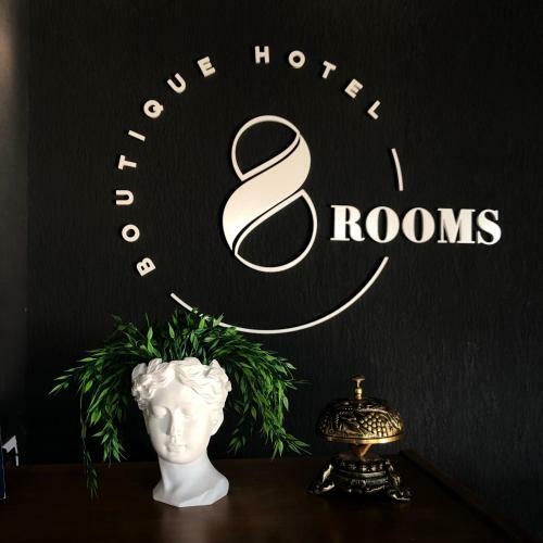 8 Rooms Boutique Hotel