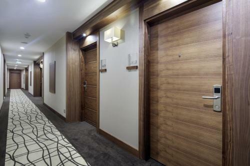 Hotel Ramada By Wyndham Elaz??