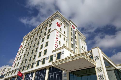 Hotel Ramada By Wyndham Elaz??