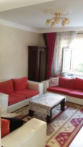 Apartamento Ma?ukiye Suites