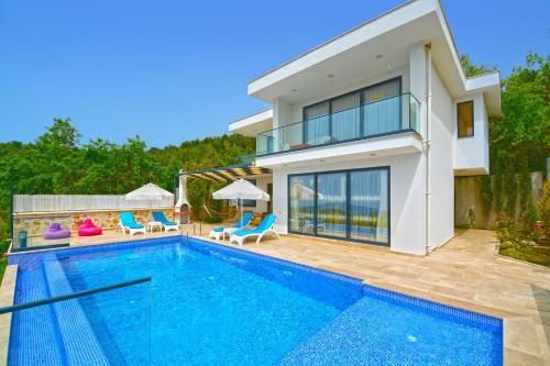 Private Villa Loya