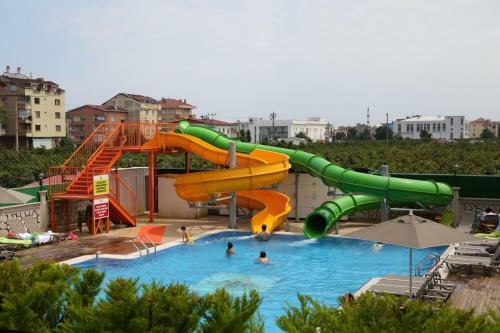 Grand Ayzek Hotel
