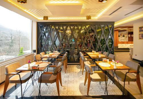 Jolnar Garden Hotel