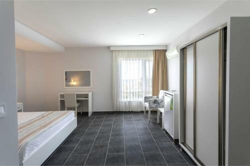 Troas Beach Hotel