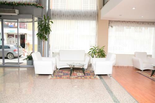 Grand Uzcan Hotel
